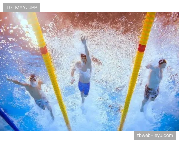 瑞安·墨菲刷新男子仰泳世界纪录，再创泳坛新辉煌