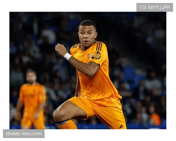 球迷热议焦点战：球星状态回暖引爆赛场精彩瞬间