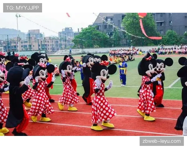 从绿茵场到商界：伊萨克森的职业转型之路