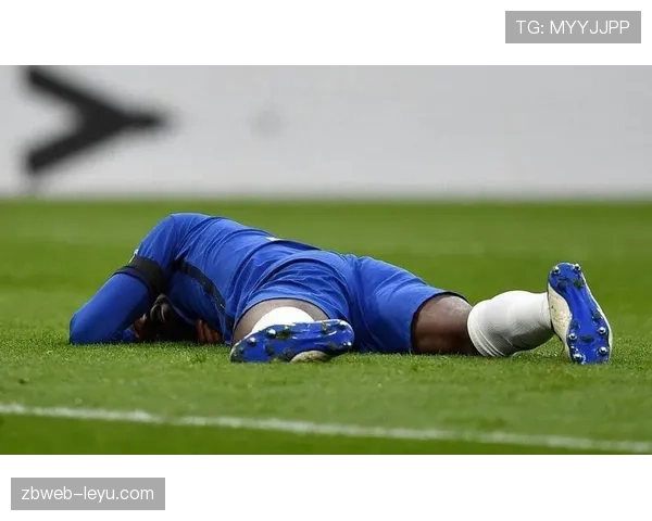 足球失误集锦：近期比赛中球员关键失误盘点